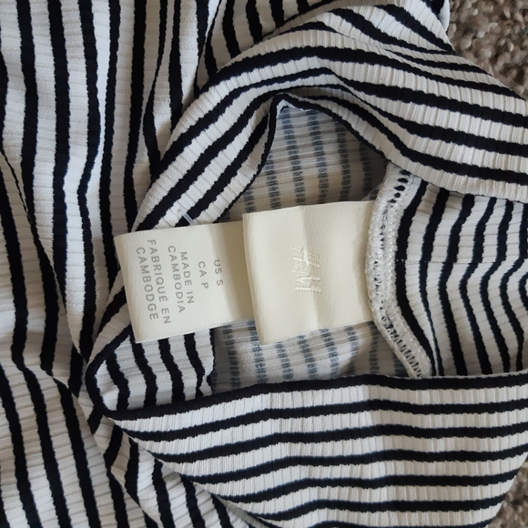 H&M bodysuit brand new without tags - Picture 2 of 4